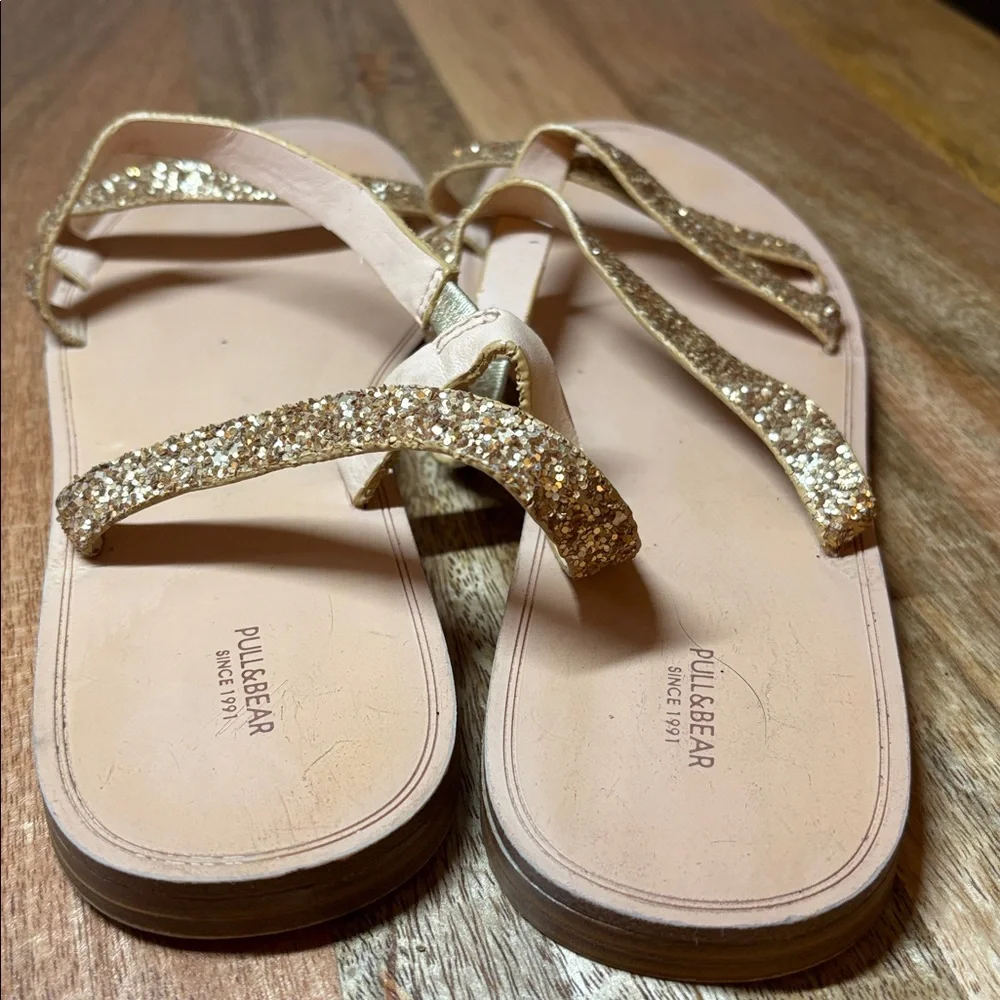 Pull & Bear Leather Gold Textured Strap Flat Sandals Size 40